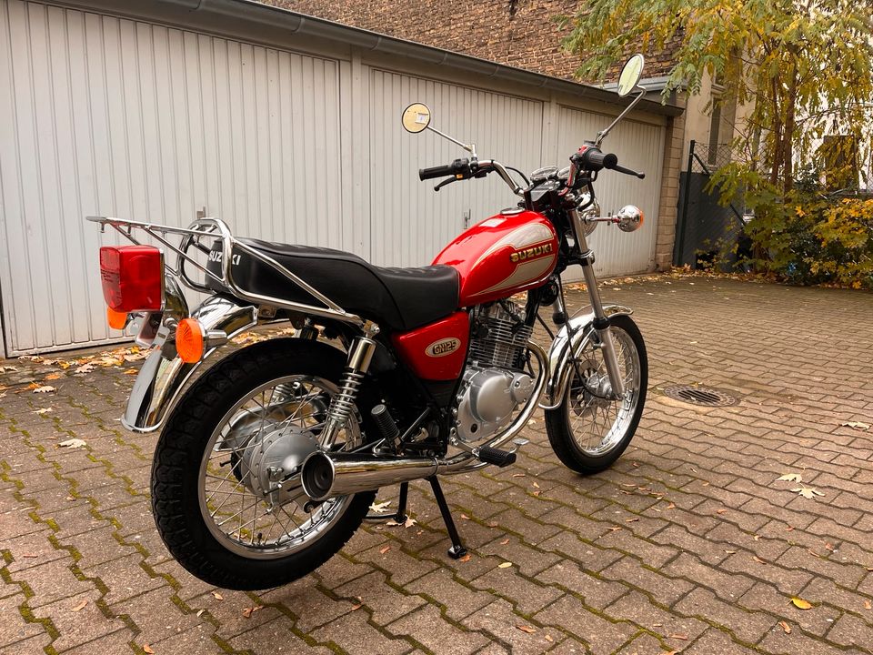 SUZUKI GN 125 U 1.Hand in Berlin