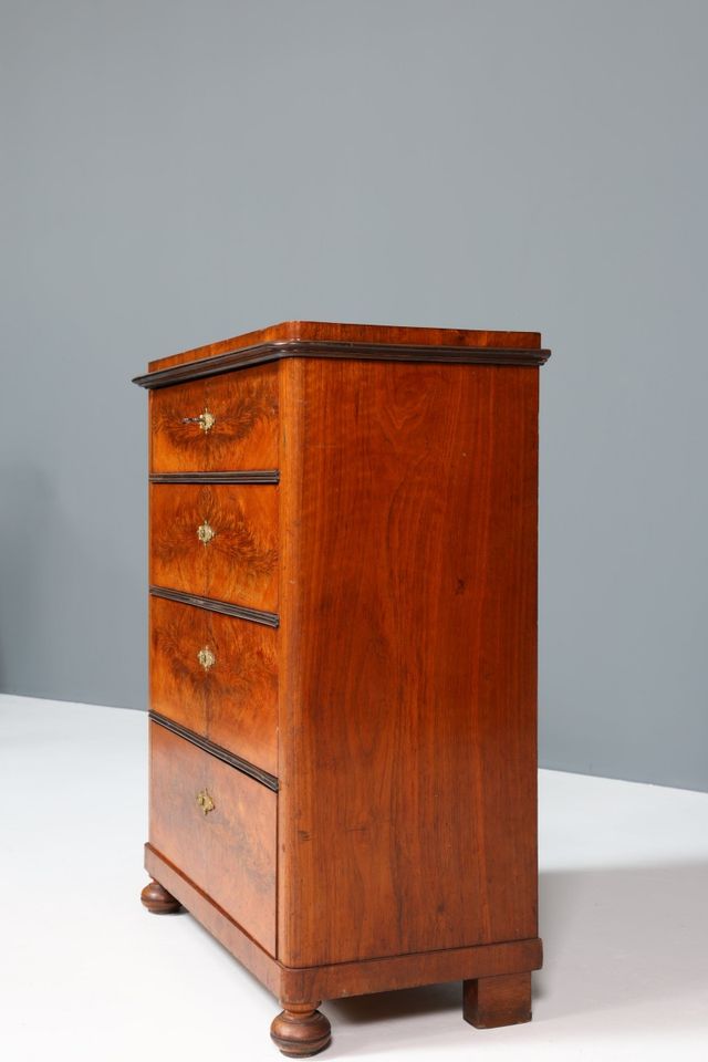 Wunderschönes Gründerzeit Vertiko Nussbaum Highboard Louis Philippe Kommode um 1890 Artikel-Nr.: B688 in Berlin