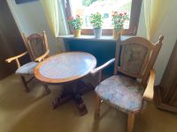 Tisch mit 2 Sesseln Stühlen Eiche massiv Nordrhein-Westfalen - Marienheide Vorschau