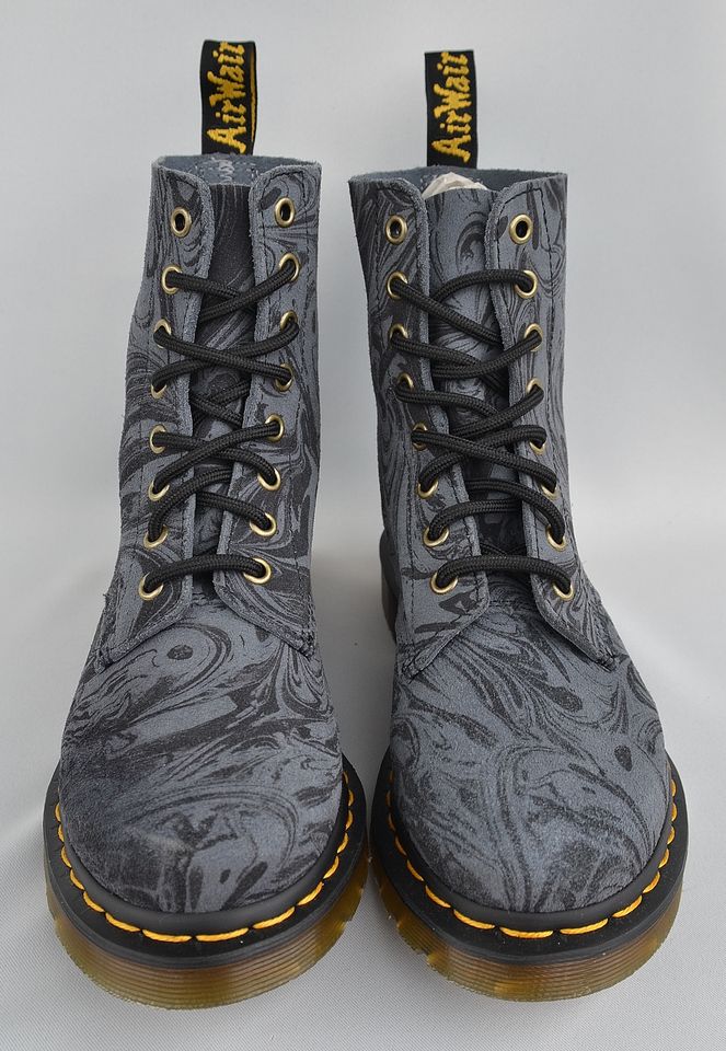 DR. MARTENS STIEFEL BOOTS LEDER GRAU SCHWARZ Größe 37 NEU in Bielefeld