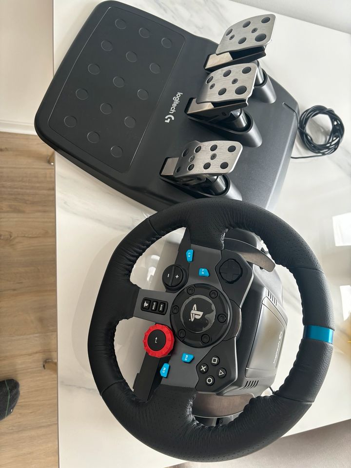 Logitech G29 DRIVING FORCE  PlayStation/PC in Bremerhaven