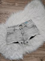 Jeansshorts Shorts Gr. 38 wie neu! Sachsen - Görlitz Vorschau