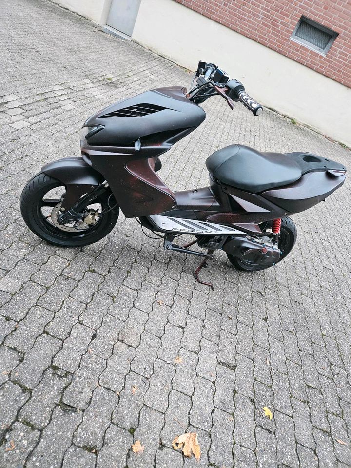 Yamaha aerox mit sehr vielen Teilen (25/45papiere) in Geilenkirchen