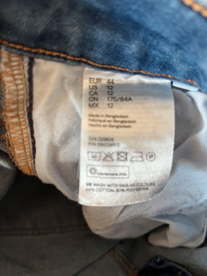 H&M Jeans Denim Gr.44, curvy - 1x getragen in Dachau