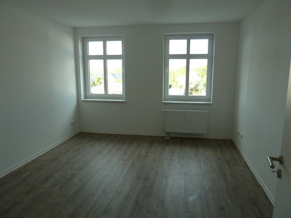 Helle, generalsanierte 2-Raum-Wohnung mit großem Balkon - Nähe Salbker Seen! in Magdeburg