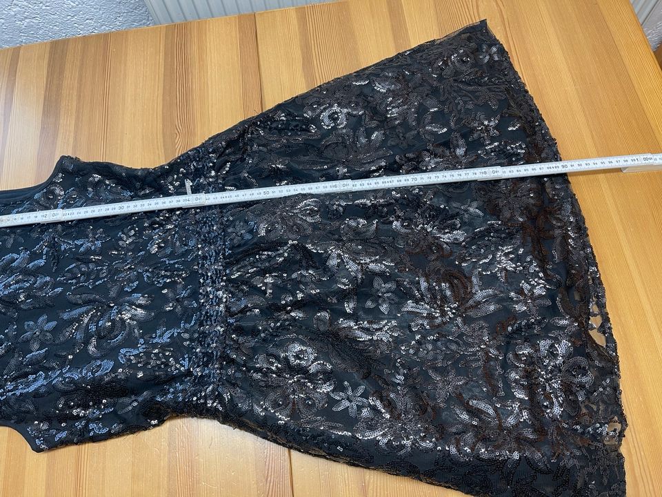 GUESS Pailletten Cocktailkleid Kleid ein Mal getragen schwarz 16 in München