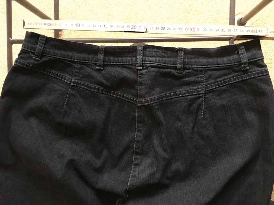 “Zerres” Damen Jeans schwarz Gr. 44 neuwertig in Hanau