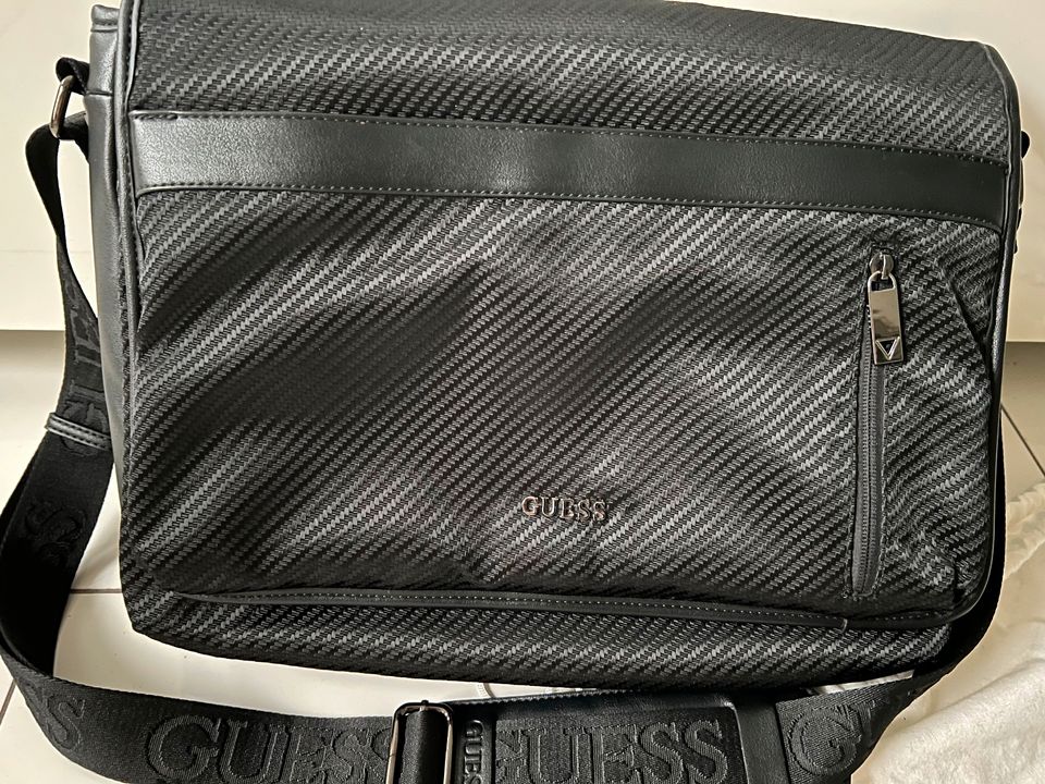 Tasche von Guess,  Business-Tasche, Damentasche, Herrentasche in Düsseldorf