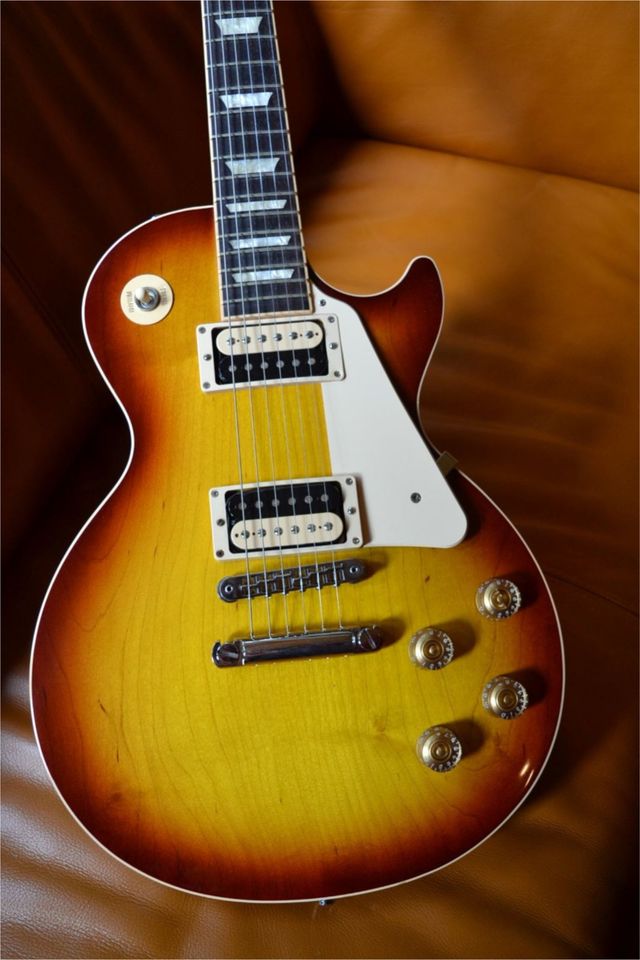 2016 Gibson Les Paul Classic, Tobacco-Sunburst, Gibson-Koffer-TOP in Bremen