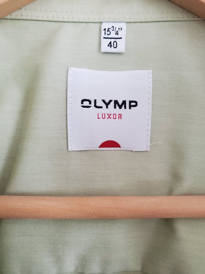 leichtes kaum getragenes Olymp Kurzarm Hemd 40 (15 3/4) grün in Roding