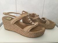 Damen Schuhe Sandalen von EXE Beige Größe 41 Niedersachsen - Neuenkirchen-Vörden Vorschau
