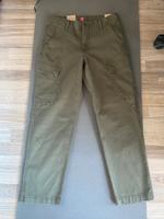 Levis Cargo Hose Größe M in grün Düsseldorf - Benrath Vorschau