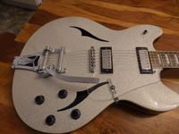 Gitarre Peavey JF2 EX Semi Hollowbody sparcle silber Dresden - Coschütz/Gittersee Vorschau