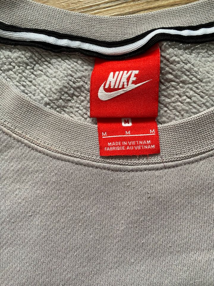 Nike Pullover für Damen in Bad Hersfeld