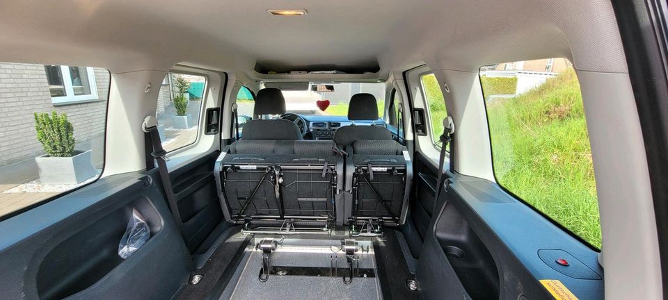 VW Caddy 1.4 TSI mit Rollstuhlrampe behindertengerecht Automatik in Ennigerloh