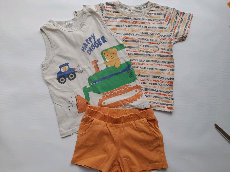 Set Gr. 92 Shorts 2 T-Shirts in Kayhude