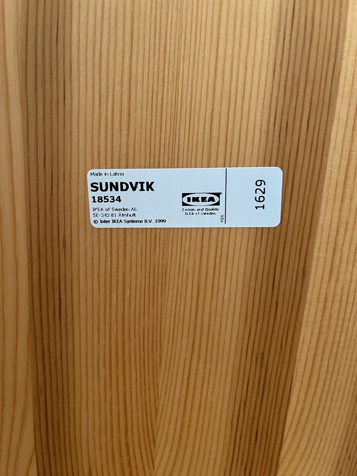 IKEA SUNDVIK Kindertisch Echtholz weiß in Dortmund