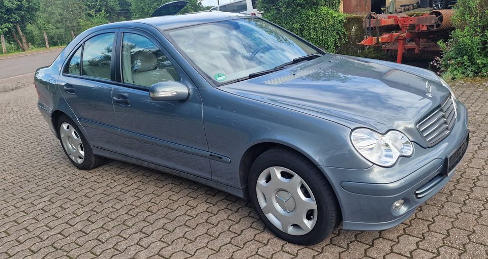 Mercedes C 240 4Matic / Allrad Automatik in Heusweiler