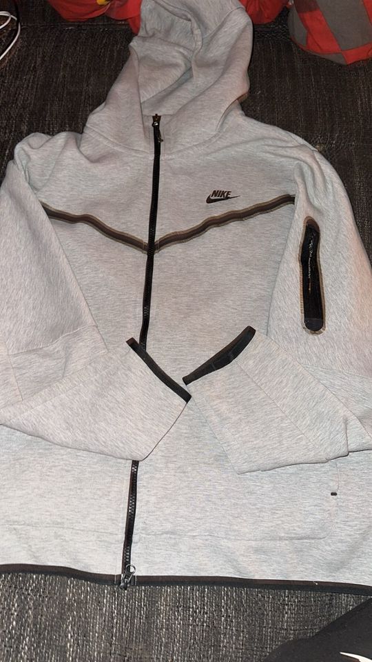 Nike tech Fleece grau  gr XL in Wesseling