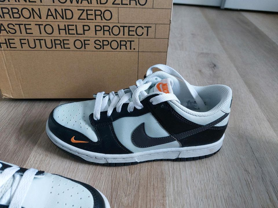 Nike Dunk Low Sneakers Gr. 37,5 NEUWERTIG in Kalbach