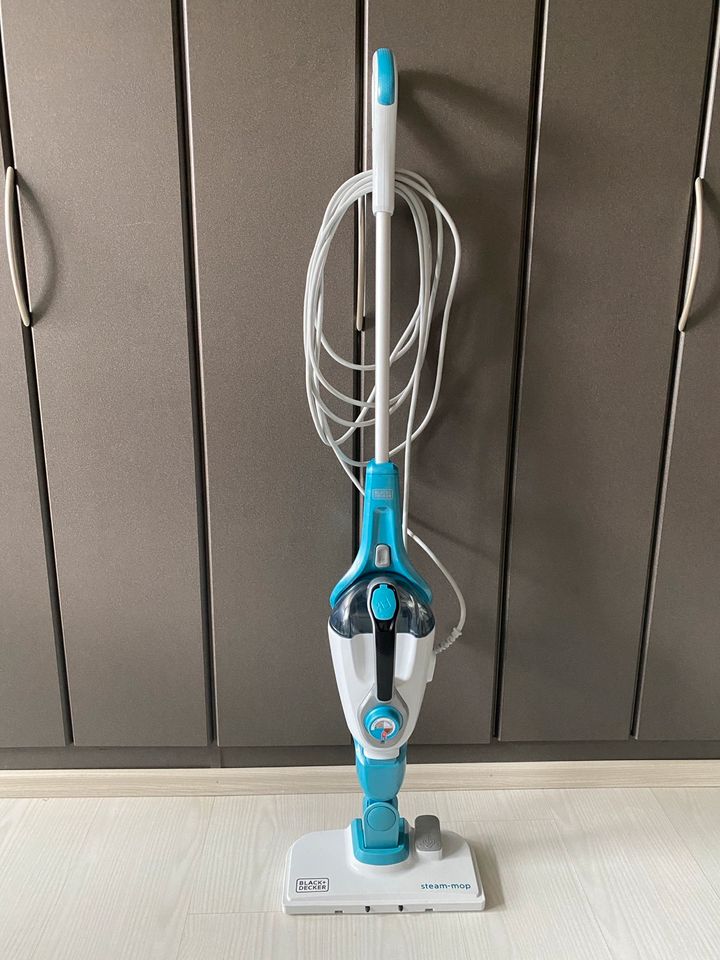 Black + Decker Steam-Mop Dampfbesen mit viel Zubehör in Geilenkirchen