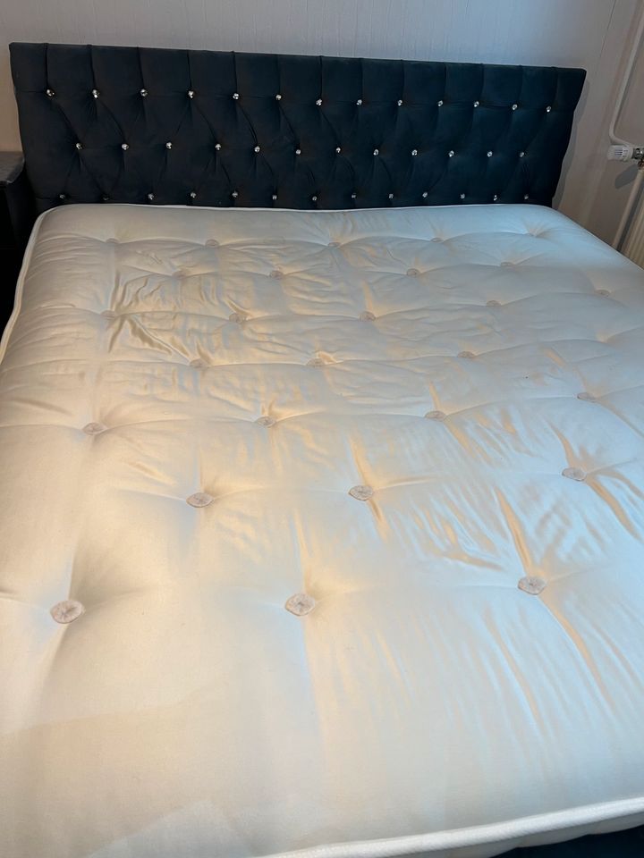 Das Bett gut Zustand wie neue 600€ in Magdeburg