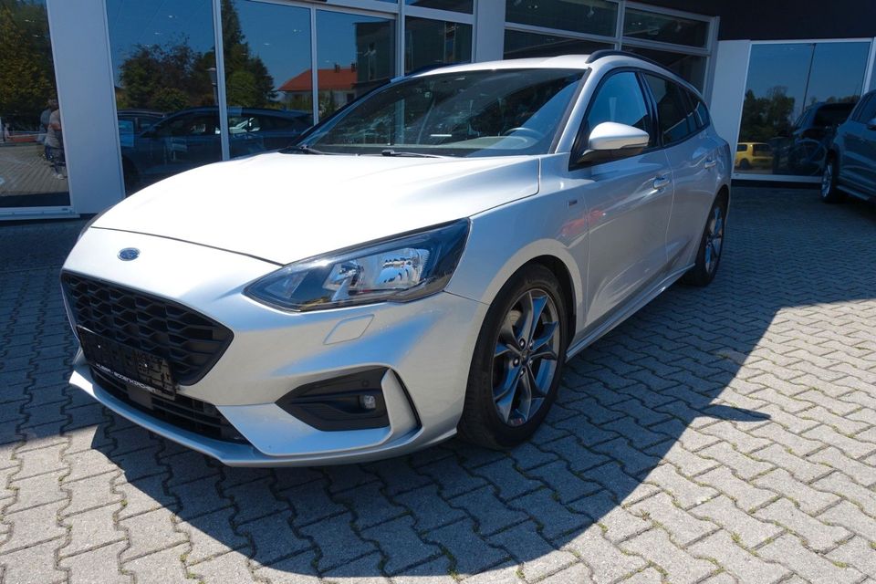 Ford Focus Turnier ST-Line Navi, PDC, Winterpaket in Bodenkirchen