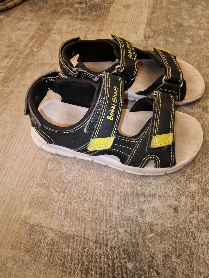 Jungen Sandalen Badeschuhe Gr 30 in Berlin