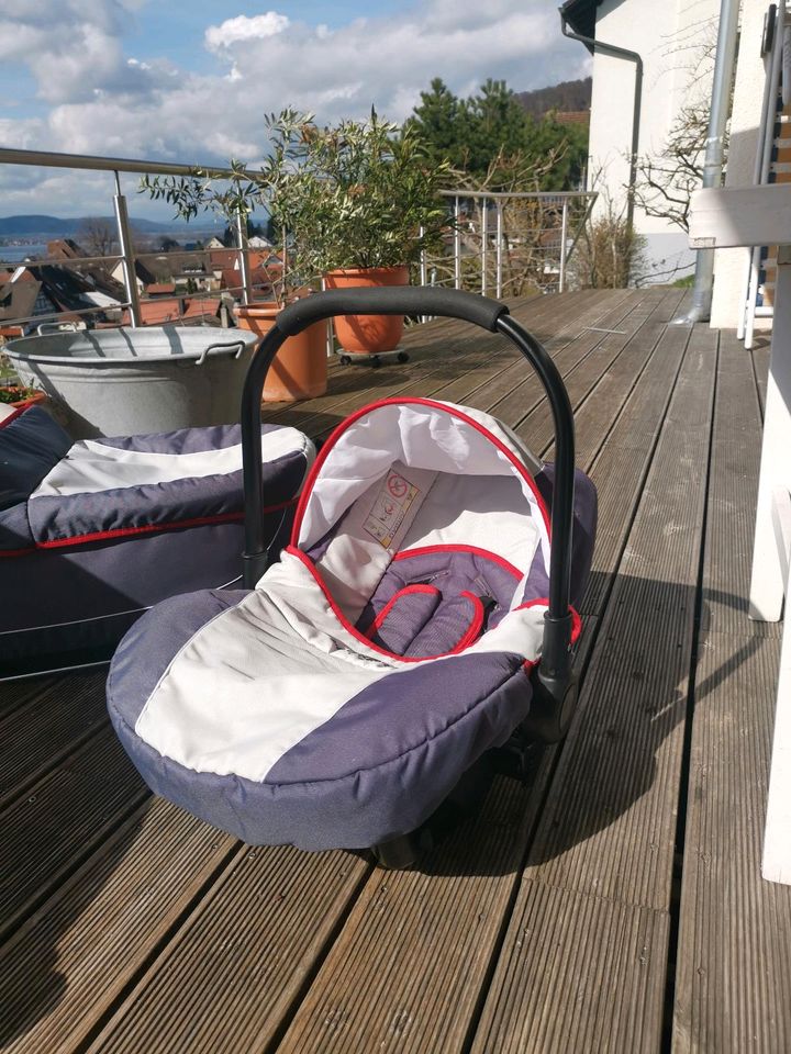 Kinderwagen "Bergsteiger Capri" mit allerlei Zubehör in Sipplingen