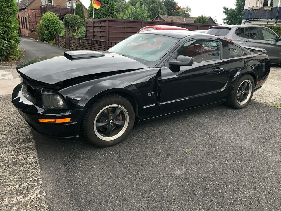 Ford Mustang GT 05-09 S197 4,6 V8 schwarz in Teile / Schlachten in  Nordrhein-Westfalen - Bergkamen, Ersatz- & Reparaturteile