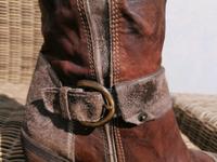 Manas Design Lederstiefel Neuwertig Gr 40 Bayern - Laugna Vorschau