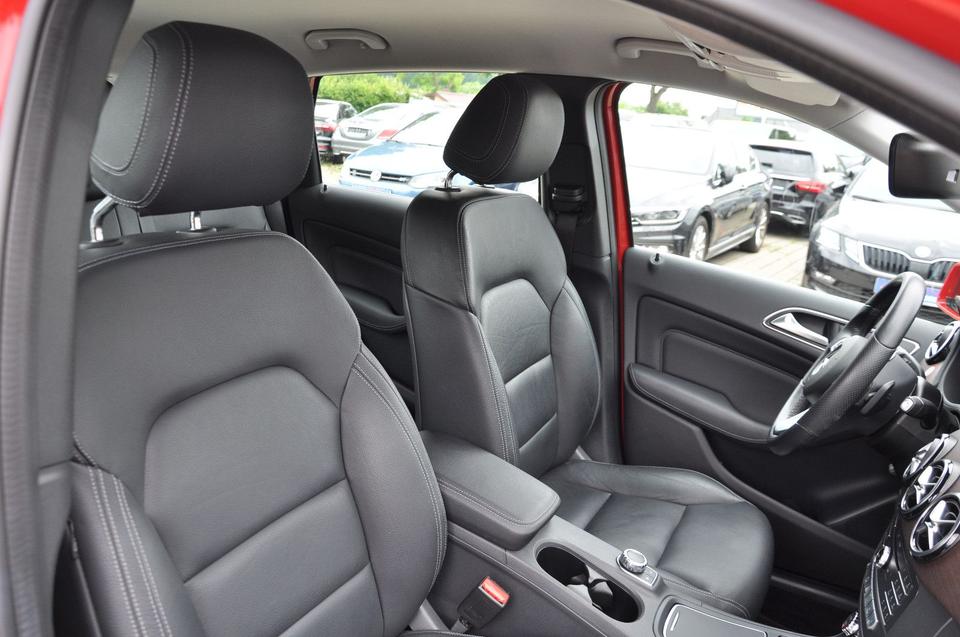 Mercedes-Benz B 250 CGI 7G-DCT LEDER-NAVI-LED-RKAM-KEYLESS GO in Teltow