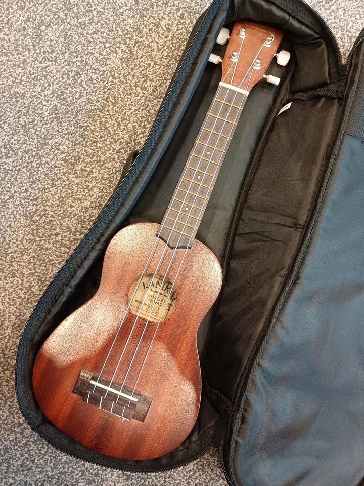 Ukulele Lanikai  Hawaii LU-11 mit Gigback in Emmering