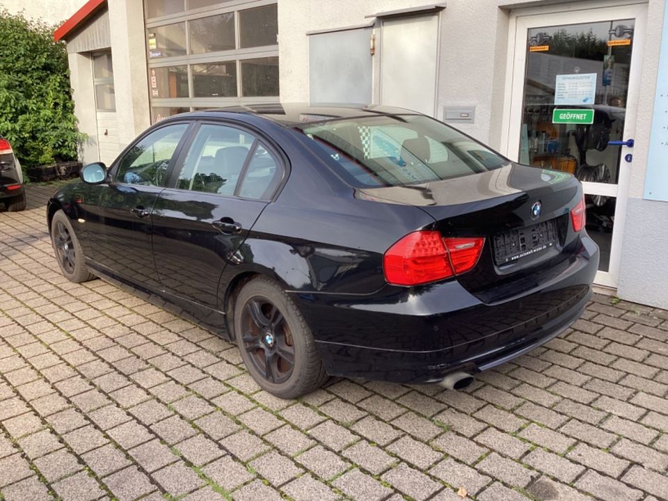 BMW 318i Limousine Klimaautomatik in Schöllkrippen