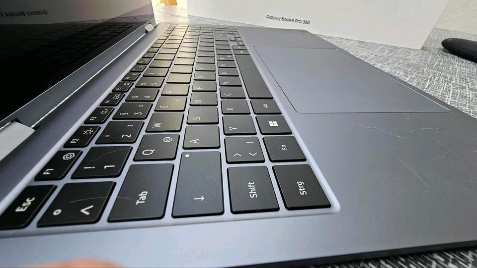 Samsung Galaxy Book 4 Pro 360 I7 Ultra 16" / 2Tb Laptop in Schlierbach