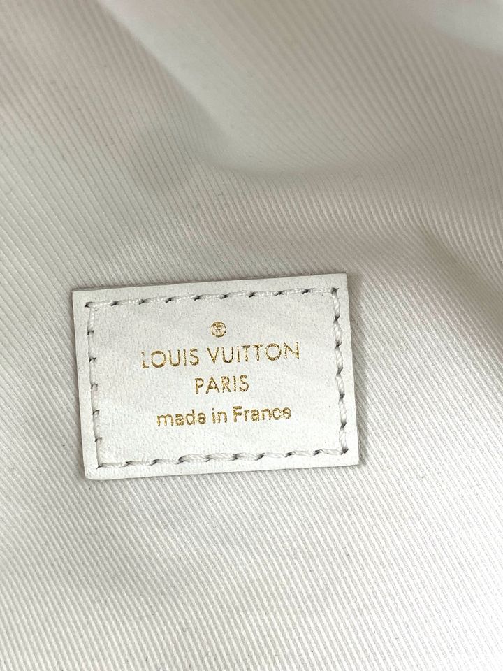 LOUIS VUITTON Bumbag New Wave blanc weiß Tasche Handtasche in München