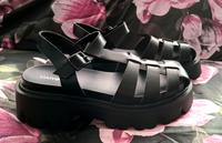 Catwalk Damen Plateau Sandalen Gr 39 NEU Bochum - Bochum-Wattenscheid Vorschau