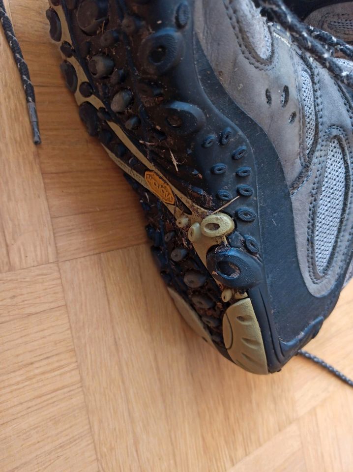 Merrell Outdoor Schuhe Damen 39 grau Waterproof wasserdicht in Bad Wildbad