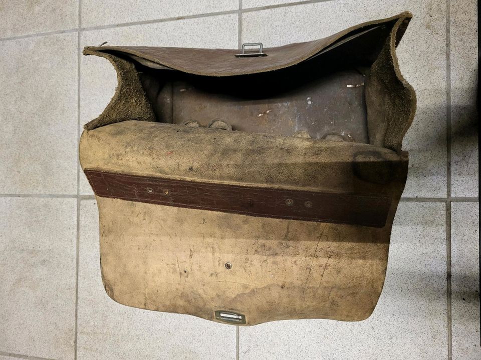 Werkzeugtasche Leder DDR selten in Wandlitz