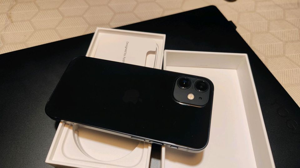 Sehr gut erhaltenes iPhone 12 Mini schwarz 64 GB in Wernigerode