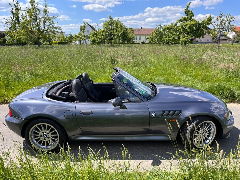 BMW Z3 2,8L Ez. 8/99 110.625km in Friedrichsdorf