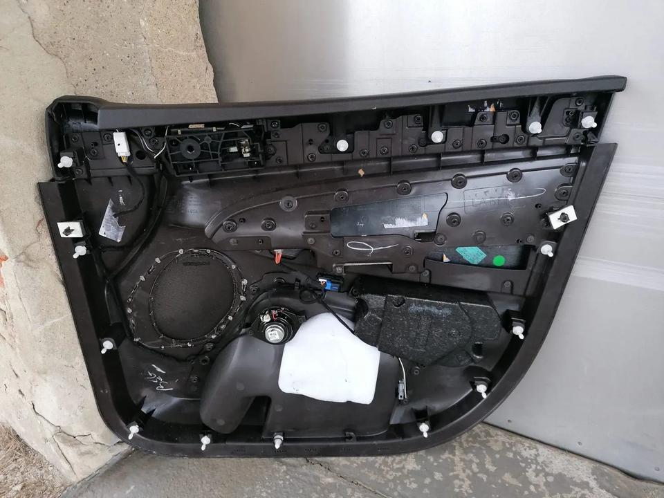 Jeep Grand Cherokee WK2 LEDER  TÜRVERKLEIDUNG VORNE Summit in Zittau