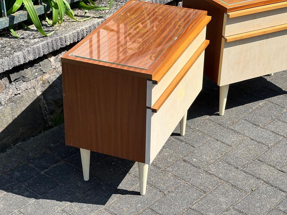 Nachttische Mid-Century Vintage 60er Dänisch Danish Teak retro in Gießen