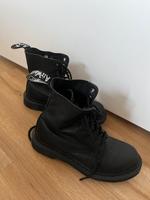 Dr. Martens Air Wair Walle - Handelshäfen Vorschau