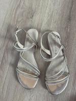 Tamaris Sandalen flach 37 Glitzer beige Niedersachsen - Oyten Vorschau