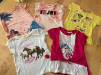 Fünf Kurzarm T-Shirts Minnie Maus, Pferd, Einhorn Hessen - Fuldatal Vorschau