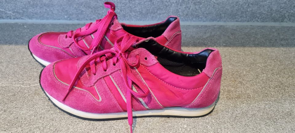 Schöne Damen - Sport Freizeit Schuhe von Indigo Gr. 36 Farbe Pink in Hamburg
