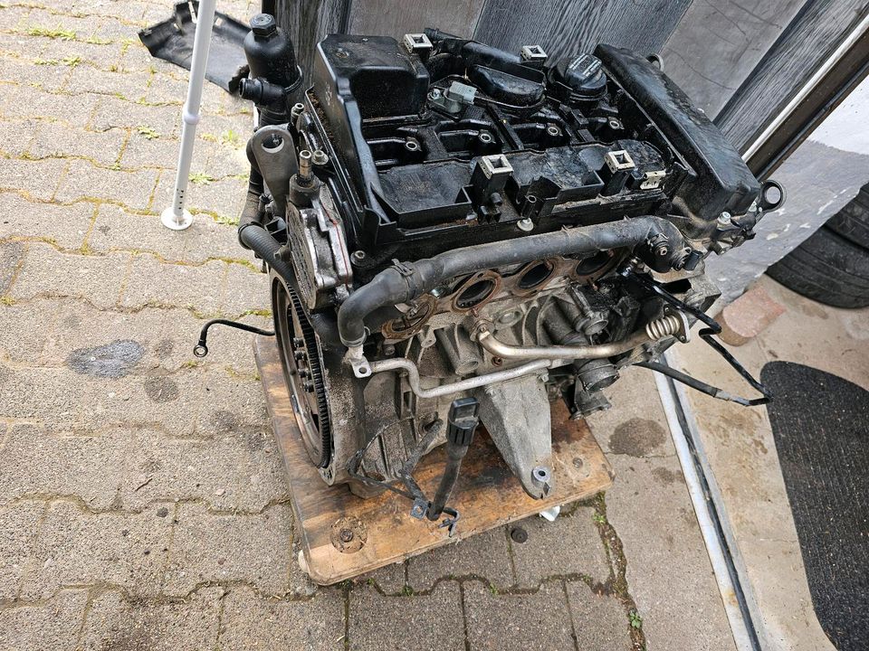 Mercedes w203 c200 Kompressor Bj.03 Motor Ohne Anbauteile in Borgentreich