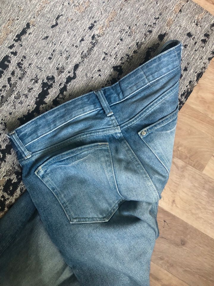 Jeans h&m Loose 31/32 - Wie Neu in Magdeburg