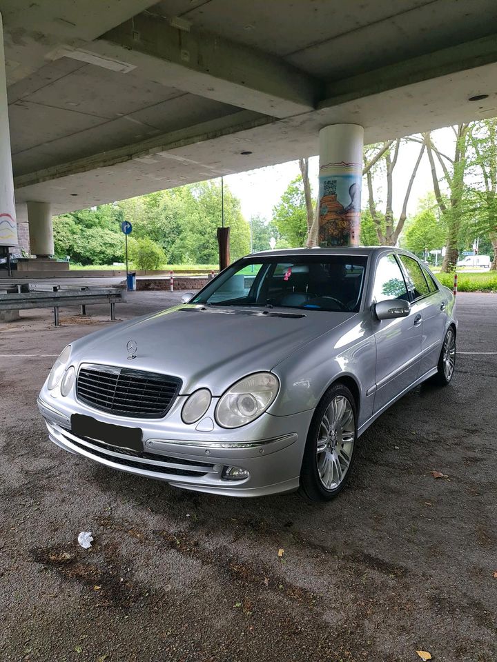 Mercedes E350 in Duisburg